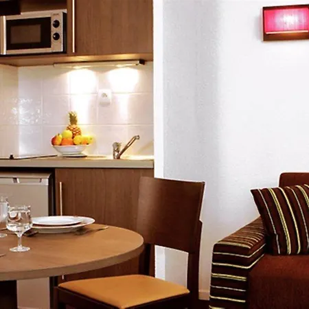 Adagio Access Saint Charles Apart Otel Marsilya